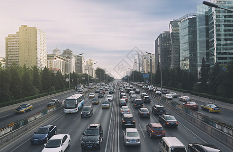 水边建筑北京城市道路交通背景