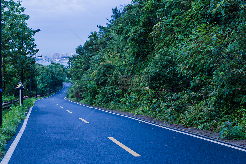 大气美丽风景区傍晚公路图片