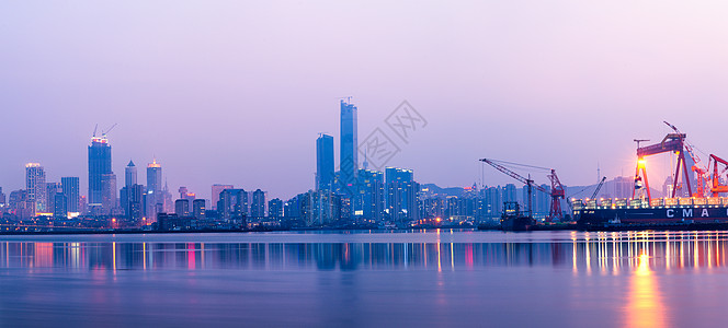 城市海上天际线城市地平线全景图背景