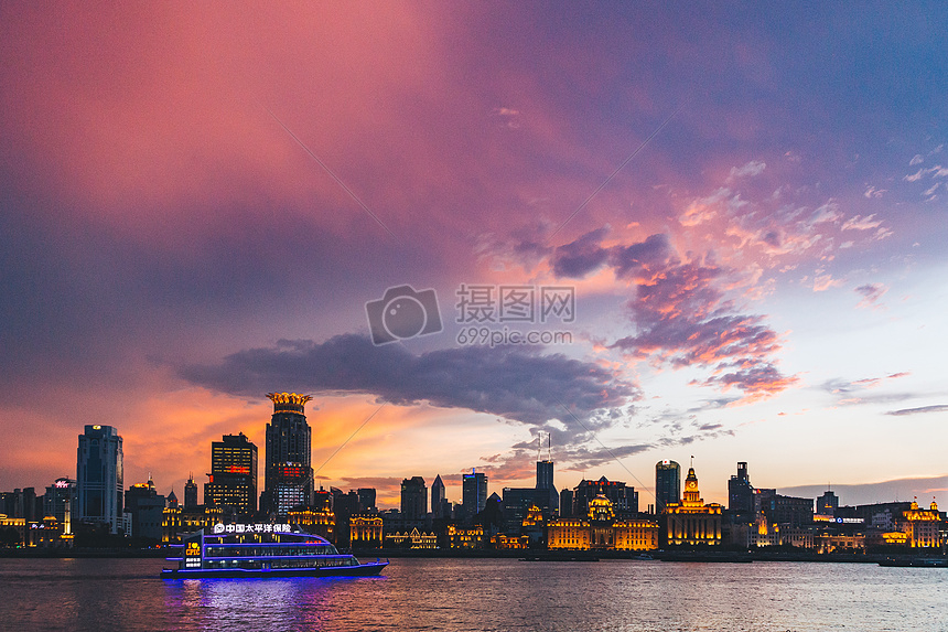 城市高楼夜景图片