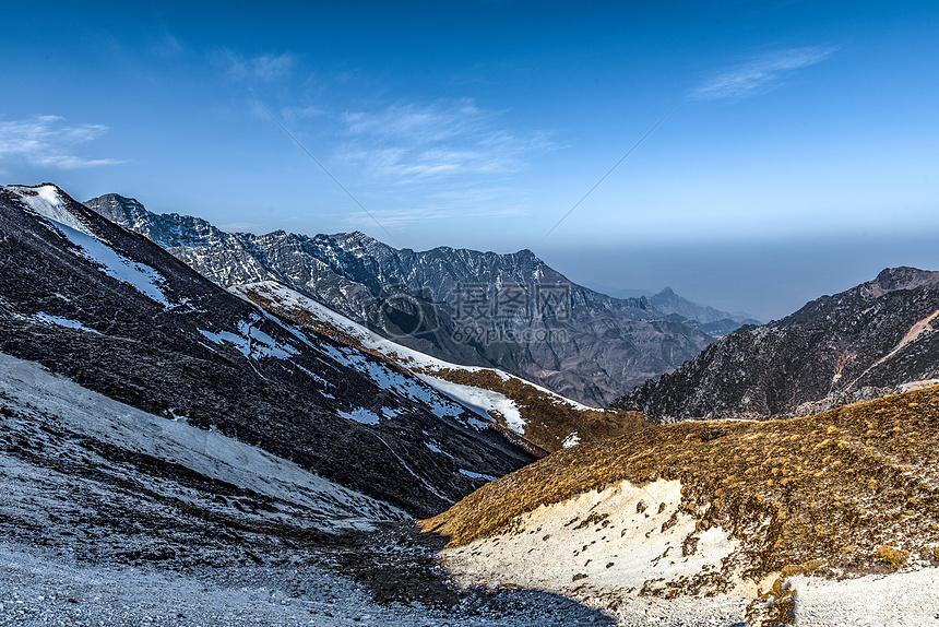 蓝天白云雪山图片