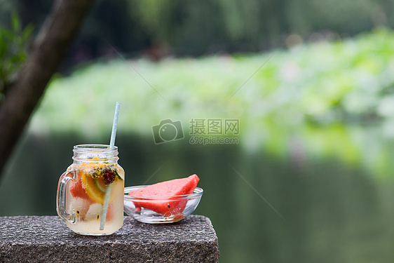 夏日冰爽饮料外景图片