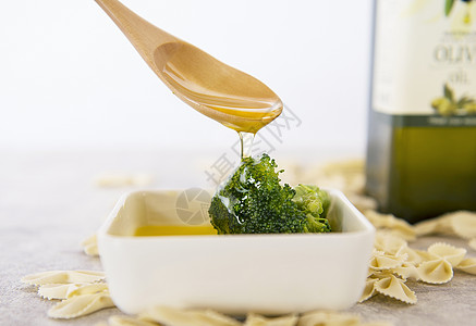 白色背景蔬菜橄榄油美食摄影背景