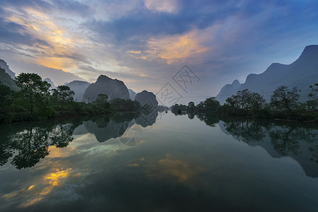 遇龙河晨霞背景