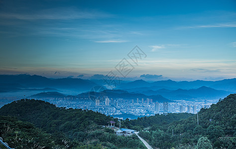 景观道路宁波宁海杜鹃山清晨日出风光背景