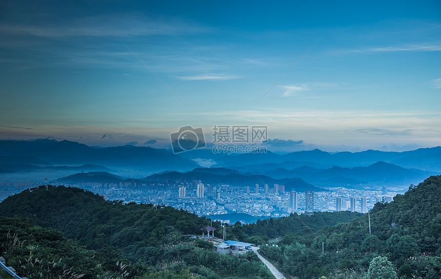 宁波宁海杜鹃山清晨日出风光图片