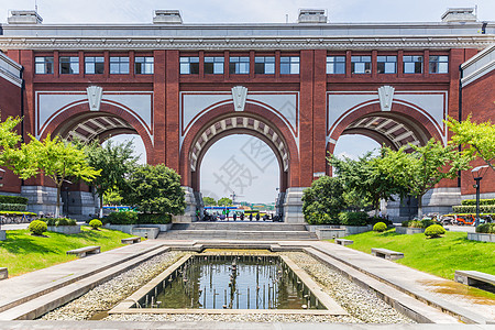 学校建筑上海华东政法大学教学楼背景