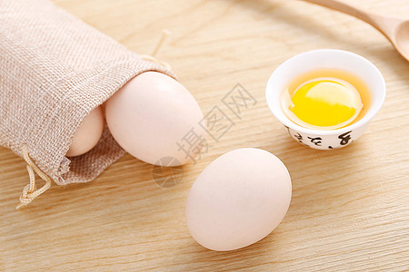 白皮鸡蛋蛋黄特写高清图片