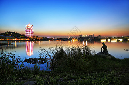 夕阳晚霞长安塔背景