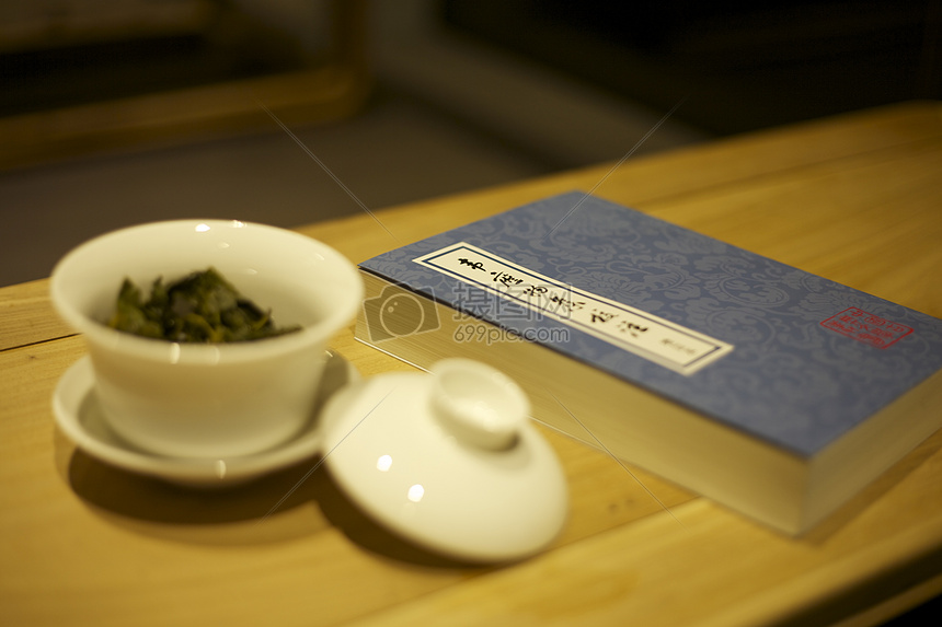 悠闲的教育月阅读看书品茶静心修身摄影图片免费下载_教育图库大全_编号500504319-摄图网