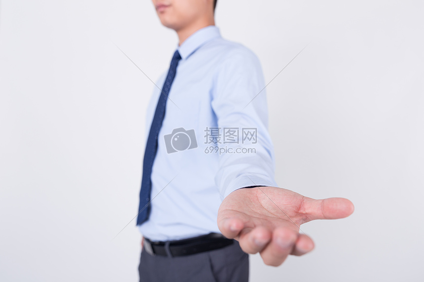商务男士单手托掌手势动作特写棚拍