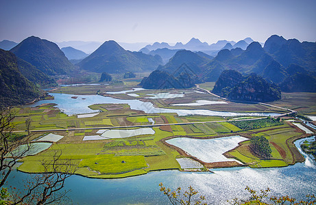 秋天天空云南普者黑全景背景