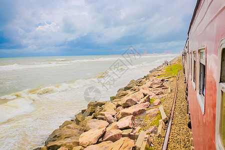 斯里兰卡海边火车斯里兰卡千与千寻海边小火车背景