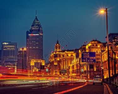 外滩建筑群上海外滩车水马龙背景