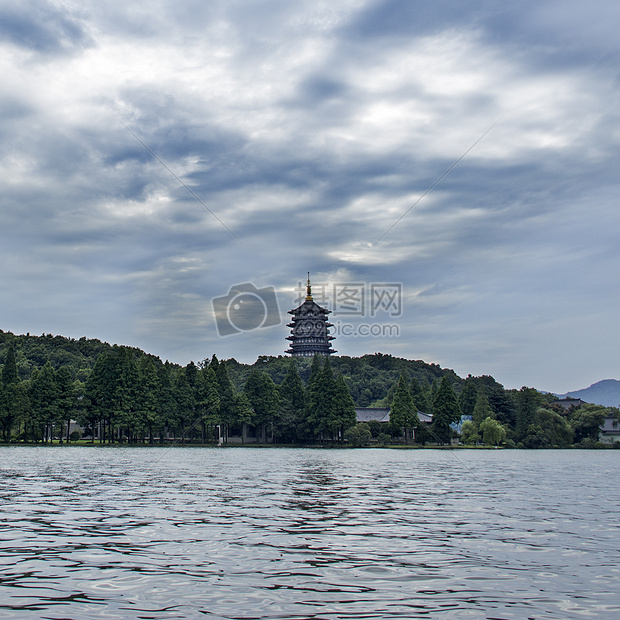 雷峰塔图片