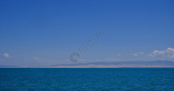 彩色照片青海湖背景