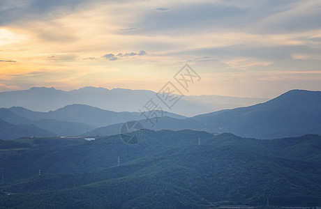 山峦起伏山峰不放弃高清图片