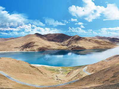 羊卓雍措西藏湖泊高清图片