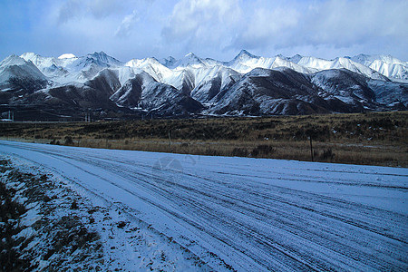 青海岗什卡雪山图片