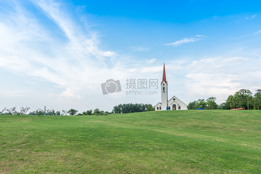 贵州云漫湖度假区里的欧洲风情小镇图片