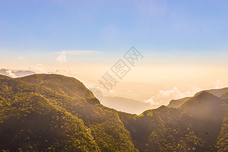 山峰远方日出高清图片