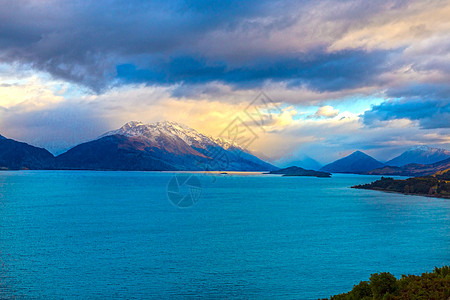 山水小镇新西兰仙境格林诺奇美景背景