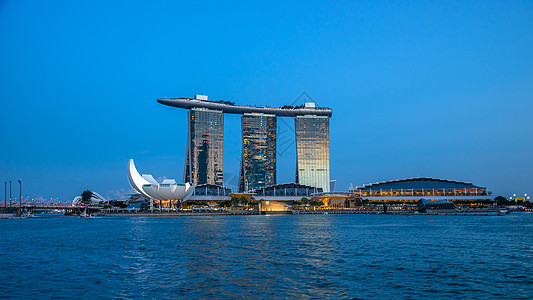 金沙背景蓝天下的新加坡金沙酒店背景