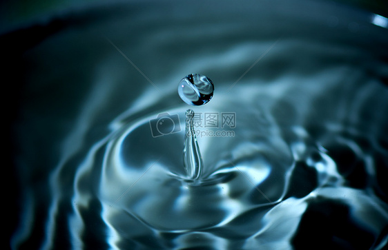涟漪水滴素材图片