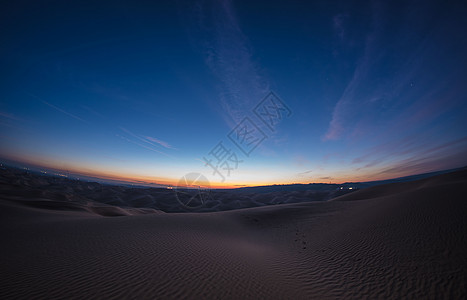 沙漠的日出孤独日出高清图片