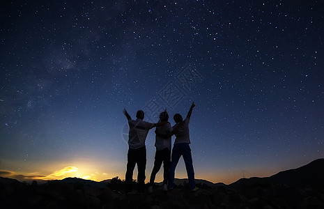 星空 背影梦幻流星雨特效高清图片