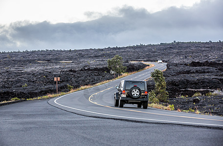 公路jeep自由侠高清图片