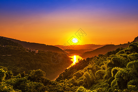 夏天山岭干净夕阳背景