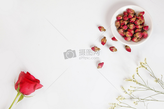 桌面上的玫瑰花图片