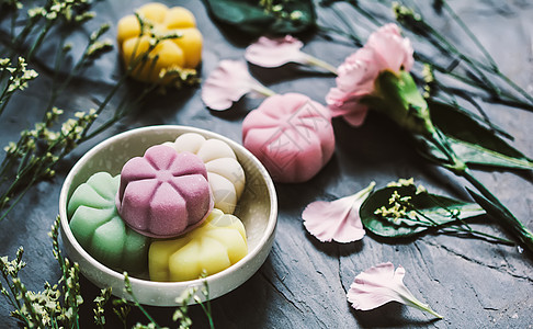 月饼图片鲜花冰皮月饼素材图片背景