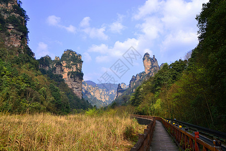 山谷栈道旅游景区图片