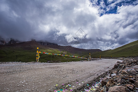 一路风景四川高原云雾公路背景