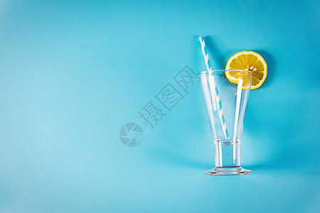 蓝色饮料玻璃杯创意图片背景
