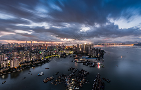 黎明前的深圳湾城市风光高清图片