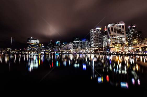 夜幕中的悉尼情人港图片