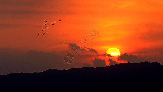 夏天夜晚夏天海边唯美的落日背景