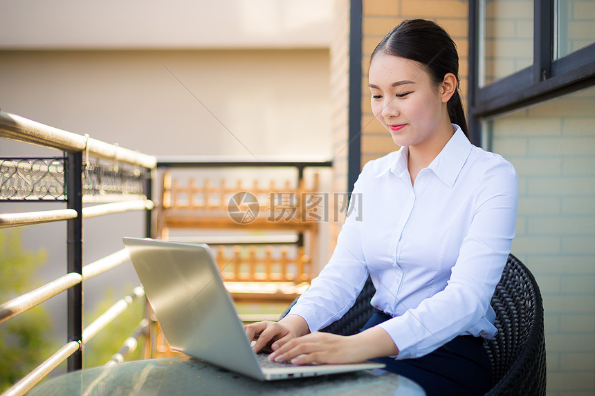 办公室商务女性图片