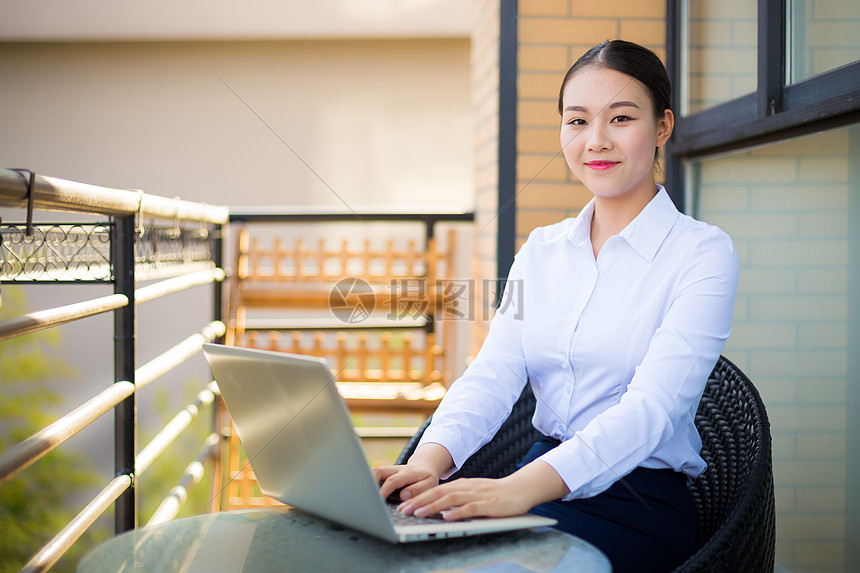 办公室商务女性图片