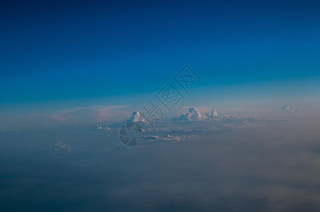 飞机美图三万英尺以上的天空背景