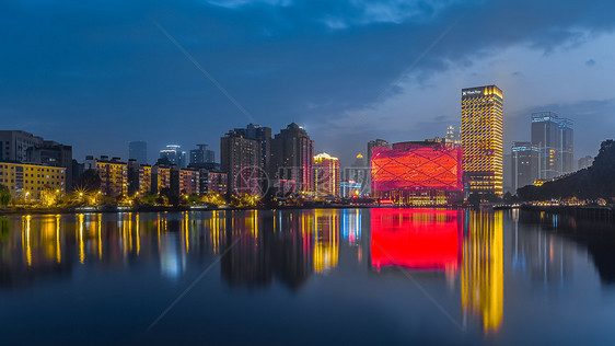 武汉水果湖汉街汉秀剧场夜景全景接片图片