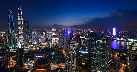 现代城市上海傍晚夜景高清图片