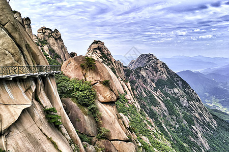 江西灵山峭壁图片