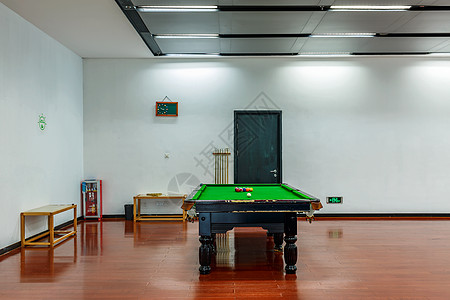 真是机器人！哈兰德赛后社媒调侃：看来是藏不住了🤖😅