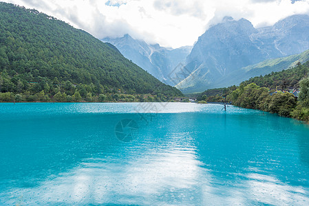 云南旅游景点丽江玉龙雪山蓝月谷背景