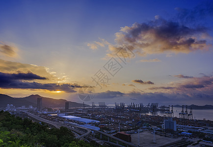 爱回家盐田港的晨曦背景