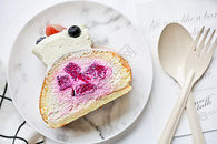 水果奶油蛋糕卷图片